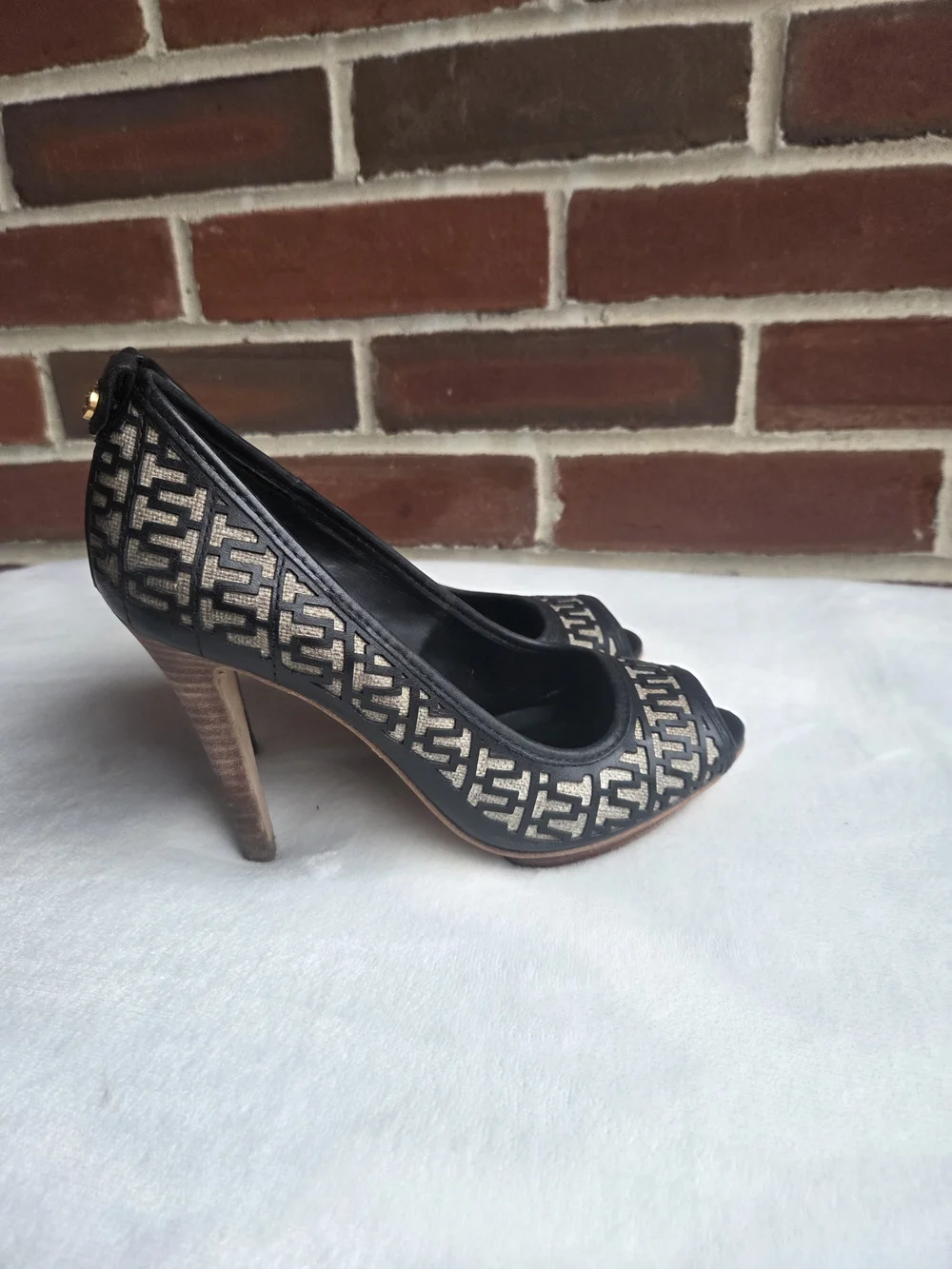 Tory Burch Black Monogram Peep Toe Leather Heels Size 7M